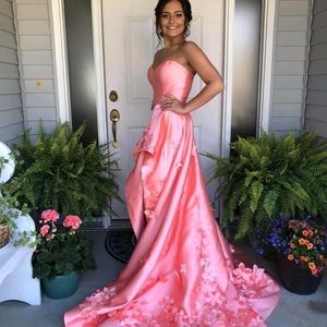 Beautiful Sherri Hill Prom Dress